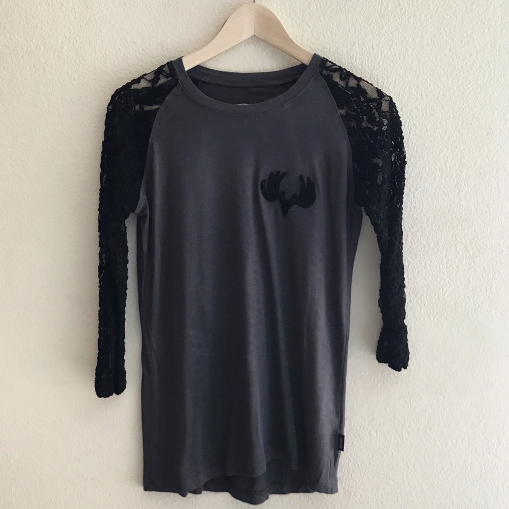 Girls with Guns | Raglan Style Shirt with Lace